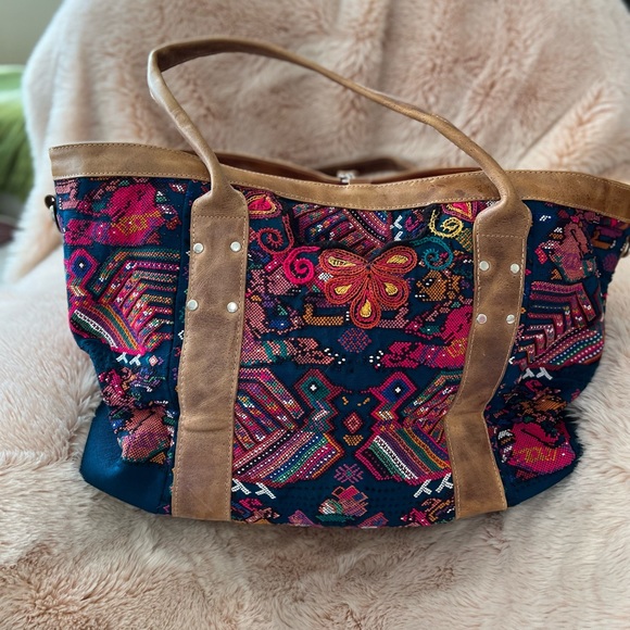 Sunday Isle Embroidered and Leather Travel Tote. BNWT - Picture 2 of 9